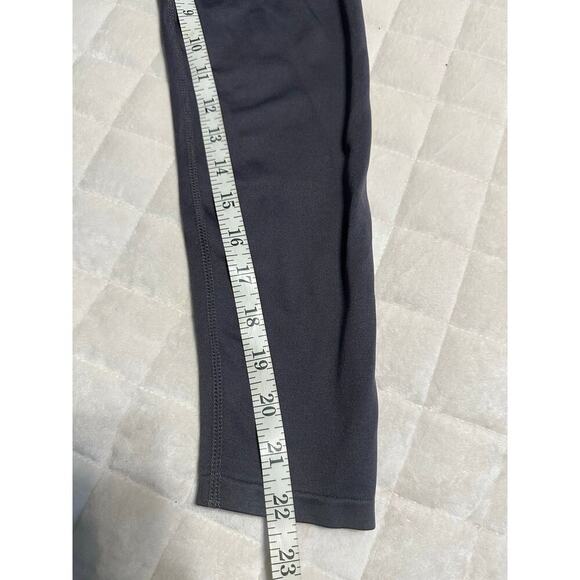 Fabletics Ankle Length Leggings Women's Size Small Gray Athleisure Yoga Workout - Picture 6 of 6